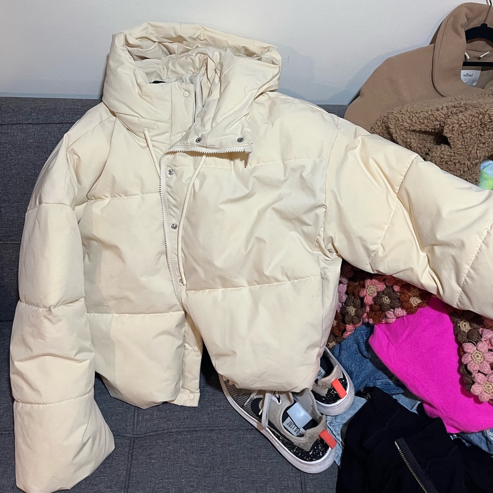 Moderately worn Zara puffer!